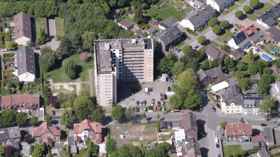 Luftbild eines Stadtgebiets mit Mehrfamilienhäusern